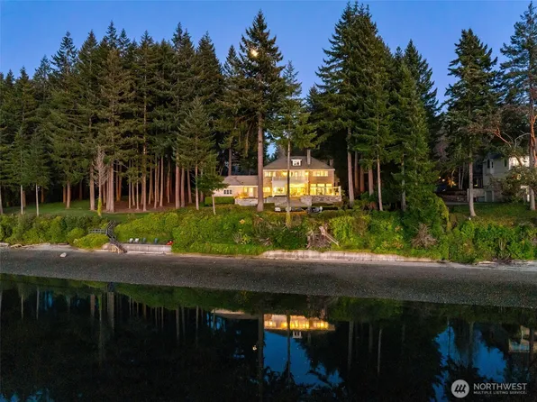 6947 Cooper Point Road NW, Olympia, WA 98502