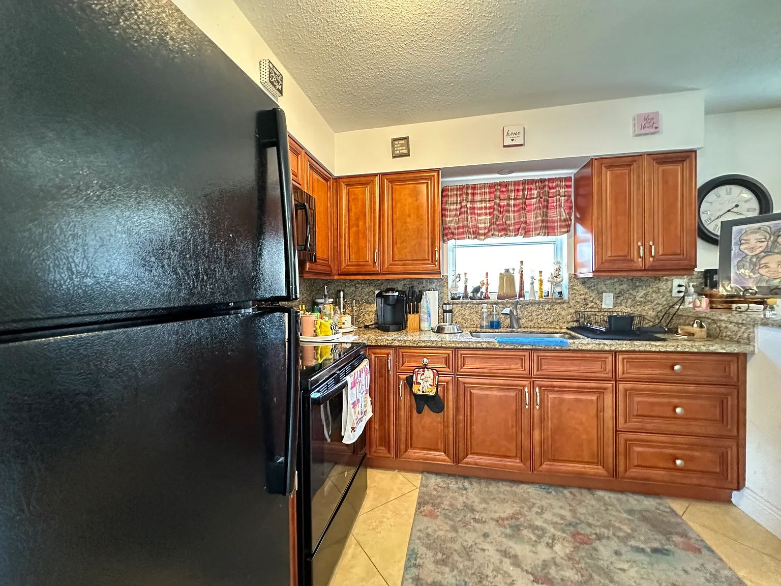 2 bed, 1.5 bath, 900 sqft, $2,050 — Photo 2