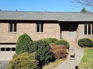 505 Ridgehaven Cir, Winston Salem, NC 27104