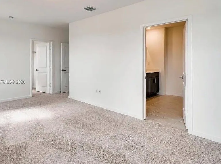 421 NE 6th Ct — Photo 6