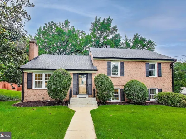 1400 Wake Forest Dr, Alexandria, VA 22307