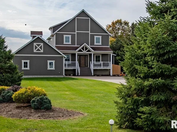 1147 E Iowa St, Eldridge, IA 52748