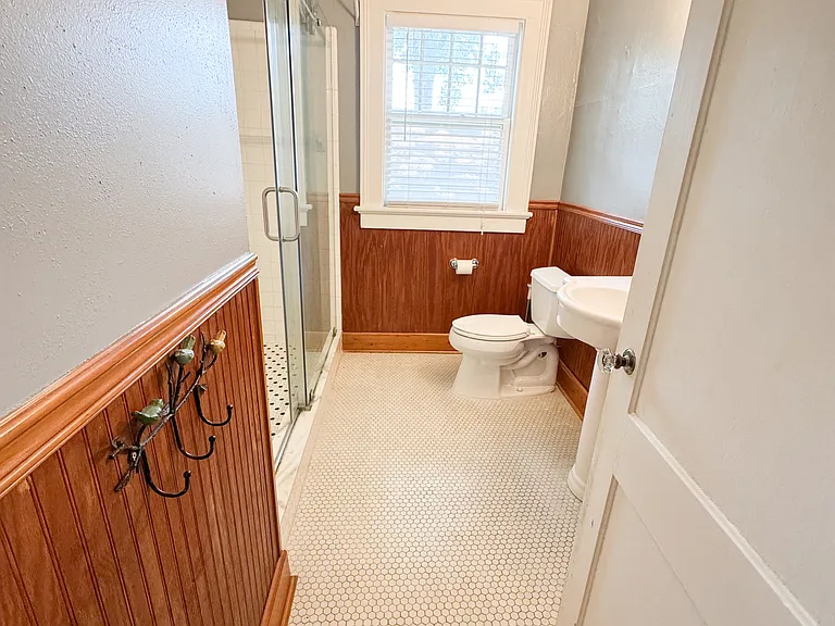 732 Broadway #B — Photo 9