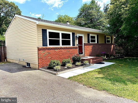 4th image of 464 Martin Dr