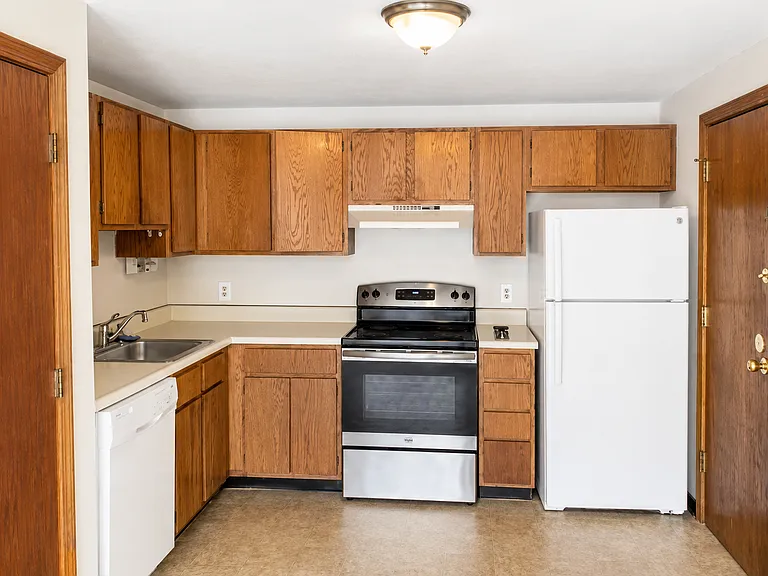 433 Furnace Brook Pkwy #12 — Photo 2