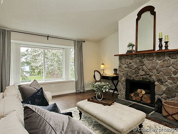 4th image of 1920 SE Beaver Creek Ln