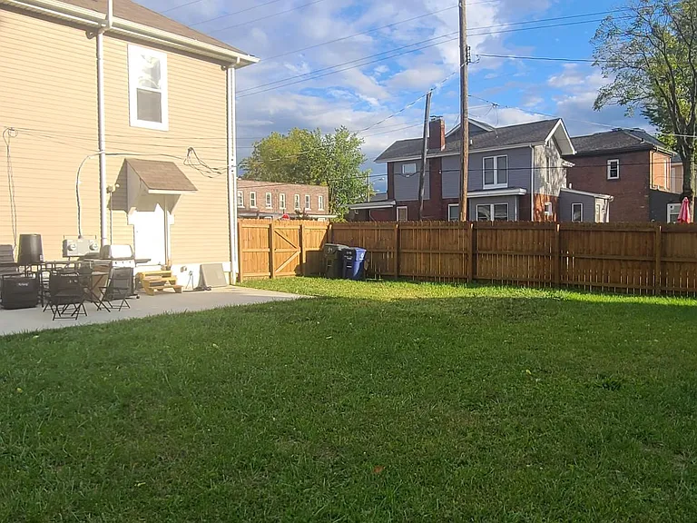 209 Miami Ave — Photo 28