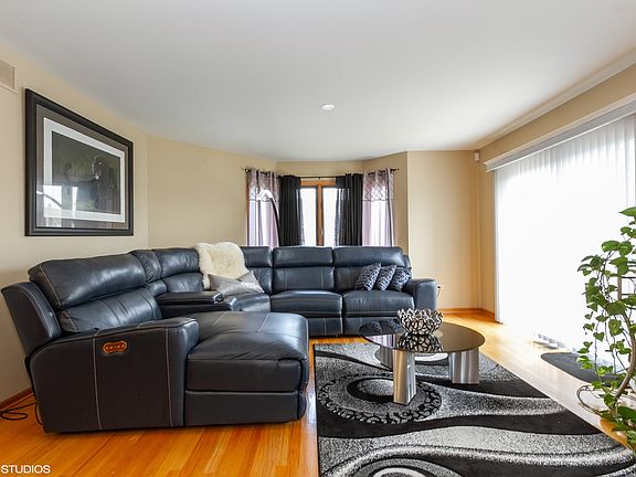 2nd image of 8419 Dunmore Dr
