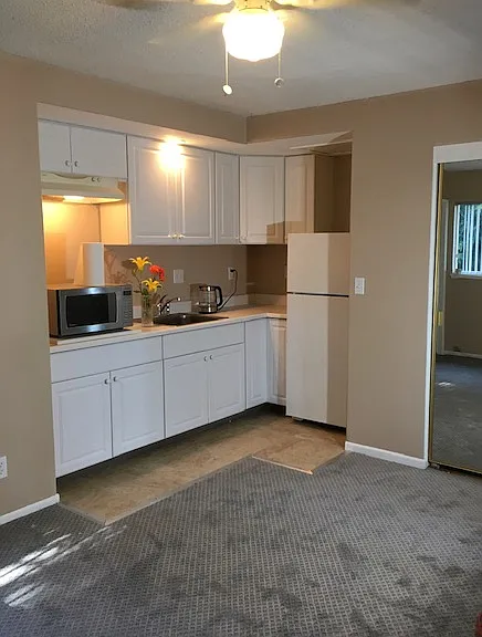 1819 S Bayless St #A — Photo 4