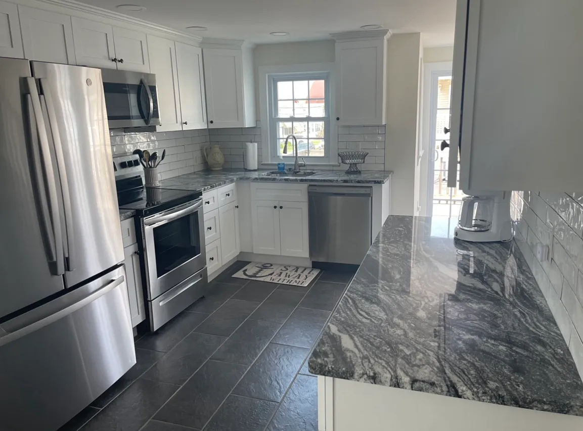 3 bed, 1300 sqft, $1,950 — Photo 3