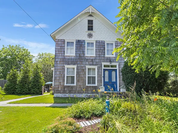 30 Railroad Avenue, Center Moriches, NY 11934