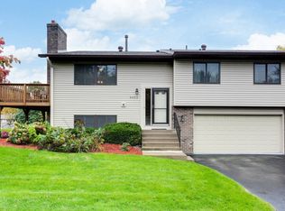 8423 Morgan Ln, Eden Prairie, MN 55347