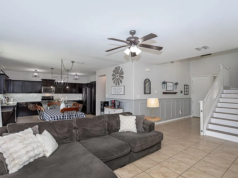 6577 E 34th Ln — Photo 3