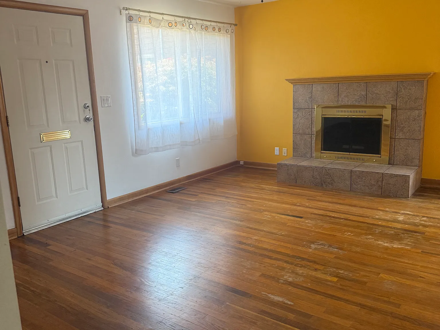 2 bed, 850 sqft, $1,800 — Photo 3
