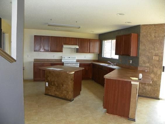 2nd image of 8110 Zephyr Ct