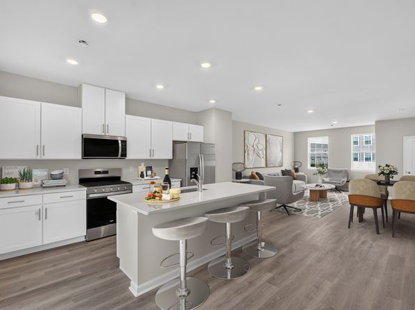149 Essex Dr