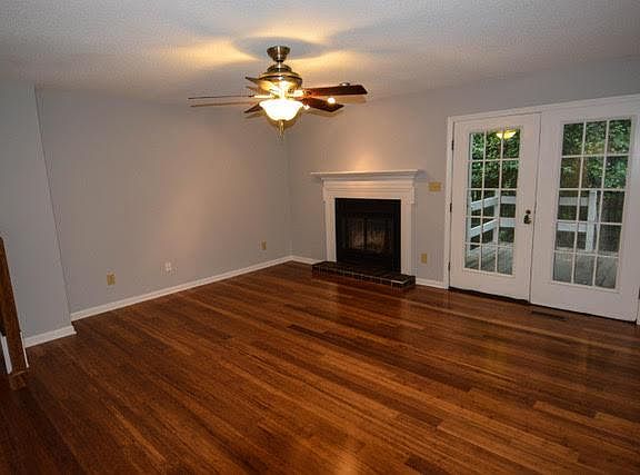 5th image of 305 Forest Ct