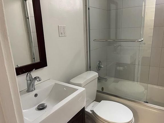 5th image of 2055 Polk St APT 1