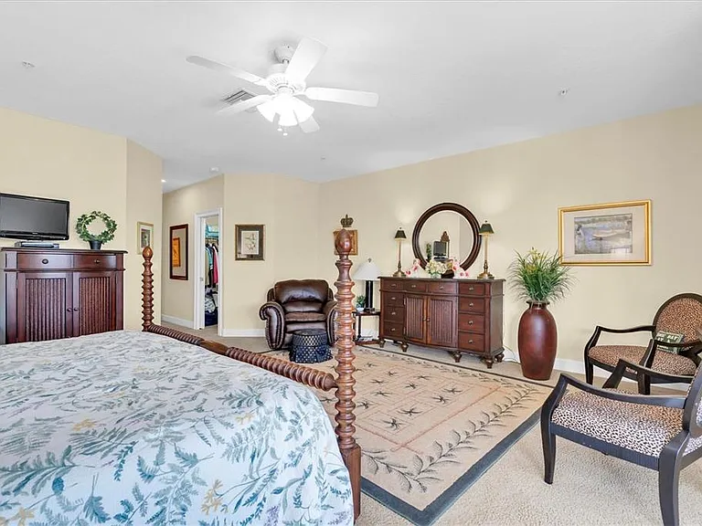 300 Capri Blvd #6 — Photo 26
