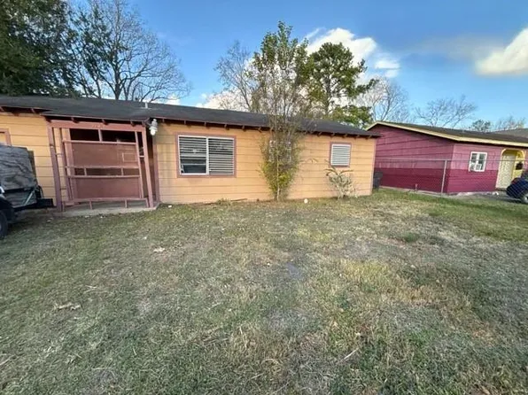 5143 Dumore Dr, Houston, TX 77048