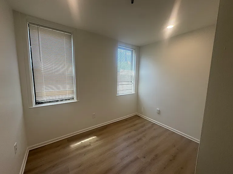 446 James St #2 — Photo 8