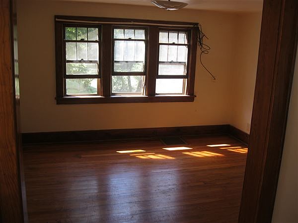 1640 McIlwraith.Apt2 003