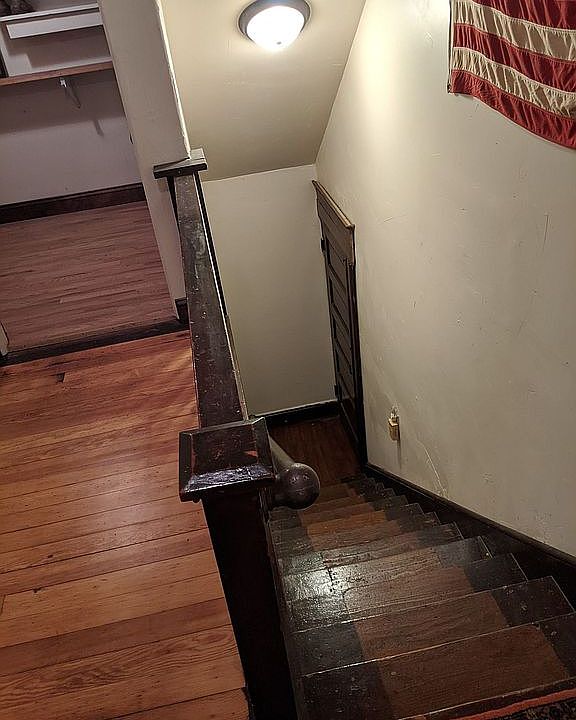Master bedroom stairway