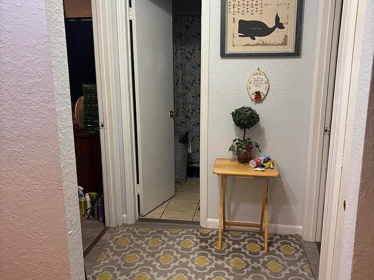516 Donley St — Photo 14