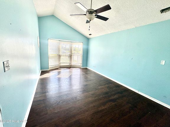 3rd image of 638 Sand Ridge Road