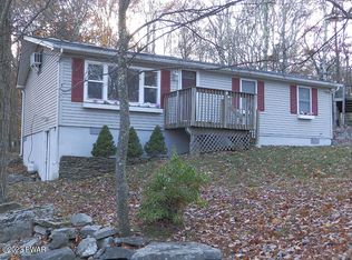 113 Acreview Dr, Dingmans Ferry, PA 18328