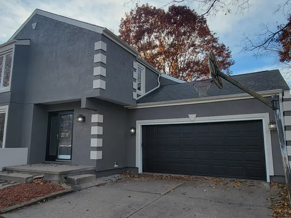 312 38th St, West Des Moines, IA 50265