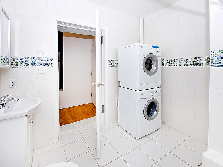 177 W 26th St #204 — Photo 12