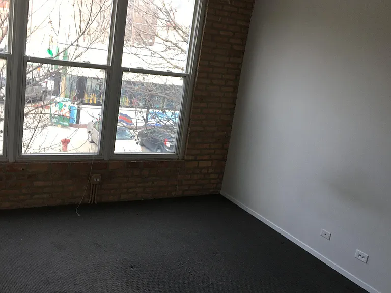 1855 N Oakley Ave #C — Photo 10