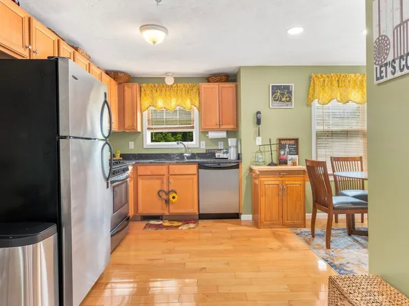 417 Hildreth St Unit 5, Lowell, MA 01850