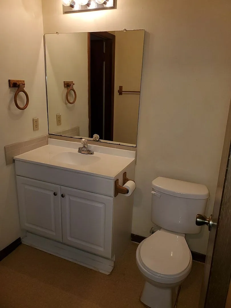 2428-30 S. Capri — Photo 3