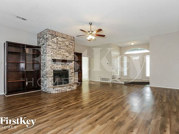 2nd image of 714 Windridge Ln