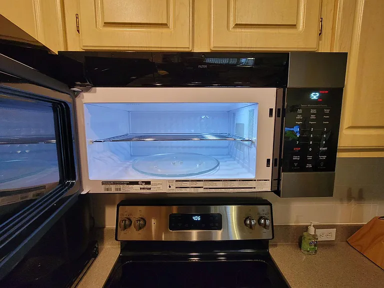 Upgraded microwave oven in Kitchen