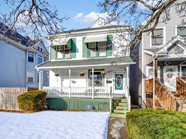 2528 Cochran St, Blue Island, IL 60406