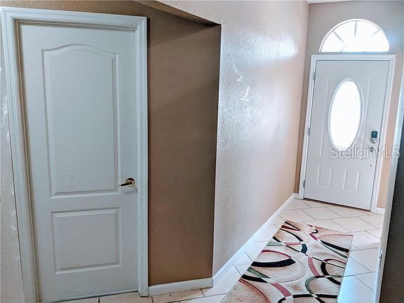 5th image of 542 Terranova Cir