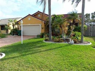 6250 Gauntlet Hall Ln, Davie, FL 33331