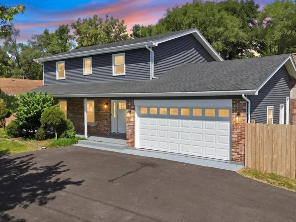 8700 W 103rd St, Palos Hills, IL 60465