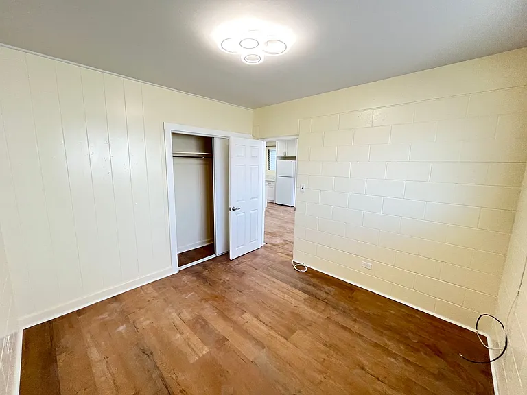 918 Hikina Ln — Photo 1