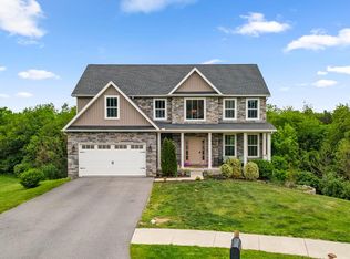 1584 Bunker Ct, Chambersburg, PA 17202