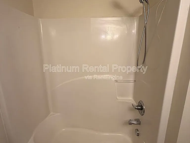 504 Dunbar St SW — Photo 15