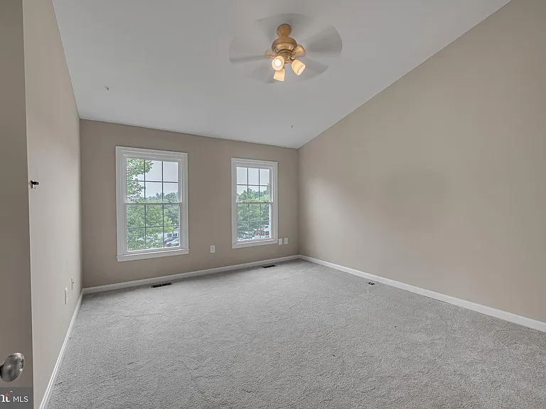 8101 Chelaberry Ct — Photo 17