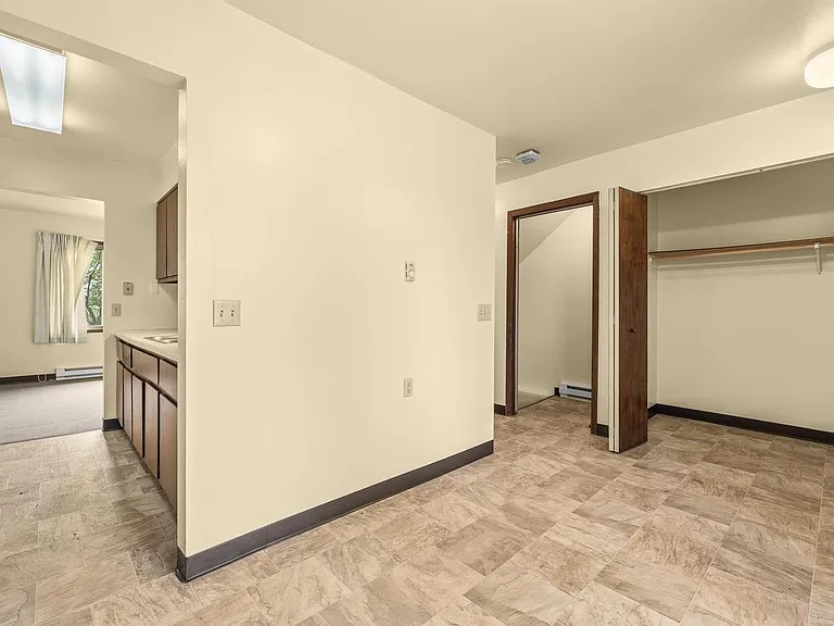 401 Morgan Ave #1 — Photo 16