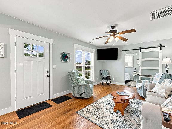 5th image of 1509 Shepard Street