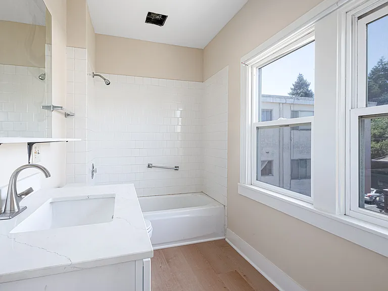 2128 Roosevelt Ave #1 — Photo 10