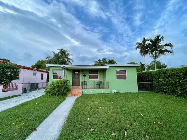 451 SE 6th St, Hialeah, FL 33010
