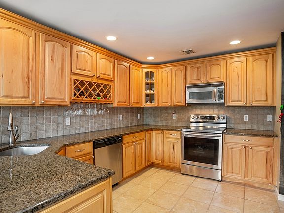 5th image of 3 Wren Ln